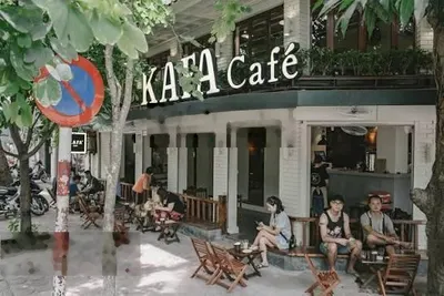 Siêu phẩm! Cho thuê lô góc mặt phố Hoàng Cầu, 100m2 x 3T, MT 21m, thông sàn, hợp mọi mô hình