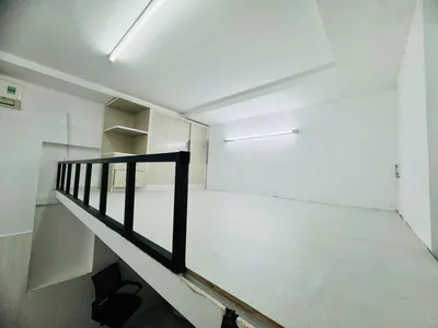 Cho thuê phòng gác tách bếp rộng 40m2 - Tầng trệt - Full nội thất - Gần công viên Hoàng Văn Thụ