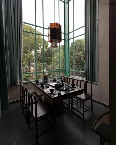 Cho thuê nhà MT Lê Quý Đôn Q3 10x30m trệt 2 lầu, giá 270tr