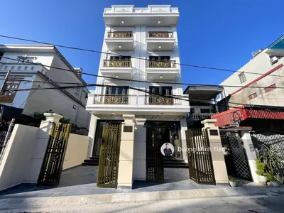 Nhà 4 tầng xây mới tuyến 2 Ngô Gia Tự - 68m2 - Hướng Nam - Có sân cổng