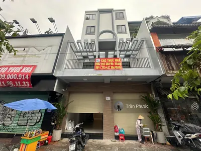 Cho thuê nhà MT 15-17 Cách Mạng Tháng Tám P.Bến Thành Q1. DT: 6.5x19m 1 trệt 1 lầu trống suốt
