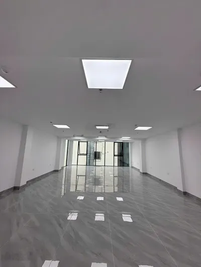 Cho thuê cả nhà ngõ Dịch Vọng Hậu, 110m2, xây 6 tầng + 1 hầm, có thang máy, PCCC
