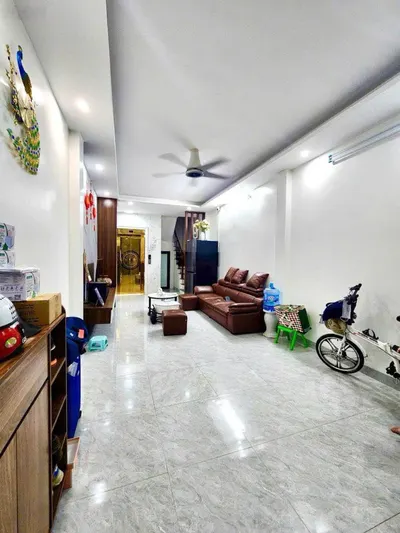 Giá tốt 11.5 tỷ Phân lô 147 Tân Mai - 52m2 6 tầng thang máy - Ô tô tránh nhau - Full nội thất