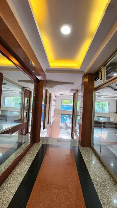 Cho thuê nhà mới mặt tiền 9x22m 3 lầu Lương Nhữ Học Quận 5