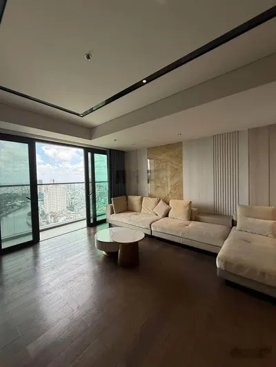 Cho thuê căn hộ 3 phòng ngủ giá tốt tại Grand Marina Saigon.