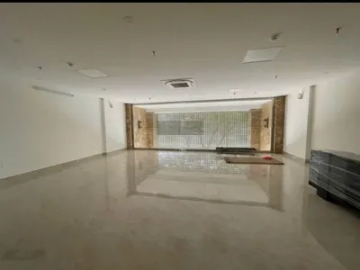 Cho thuê Tòa nhà phố Nguyễn Khang 150m2x7 tầng, thang máy thông sàn, MT 7m, giá 160tr/m