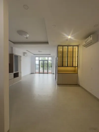 Cho thuê nguyên căn 8x20m. Hầm - 6 tầng, 10 phòng. Giá 145tr/th. Quân 090••••09