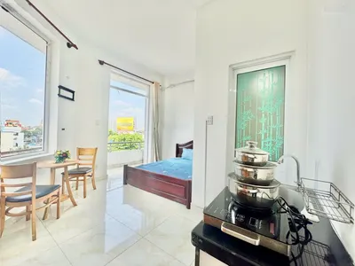 Phòng ban công new Đường Trường Chinh giao Phan Huy Ích giá 4,5 triệu