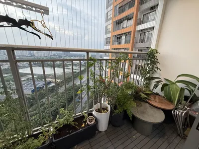 Trống sẵn, 90m2, 3 phòng ngủ, đầy đủ nội thất, chỉ 23,5 triệu/tháng ở The Sun Avenue