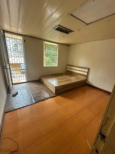 Chính chủ cho thuê tập thể tầng 3 Phố Nguyễn Công Trứ, 50m2, 1 PN, giá 5,5 triệu